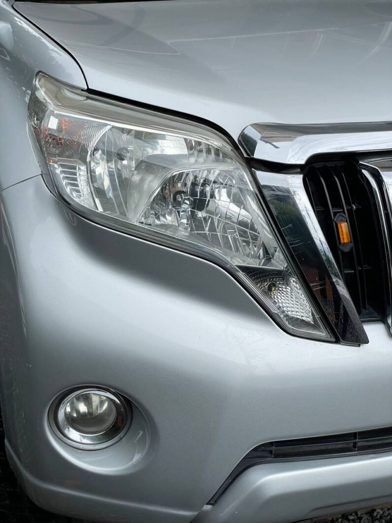 
								TOYOTA PRADO TXL AT 3.0 4X4 full									