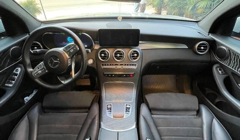 
								MERCEDES-BENZ GLC 300 HIBRIDA 2.0L AT full									