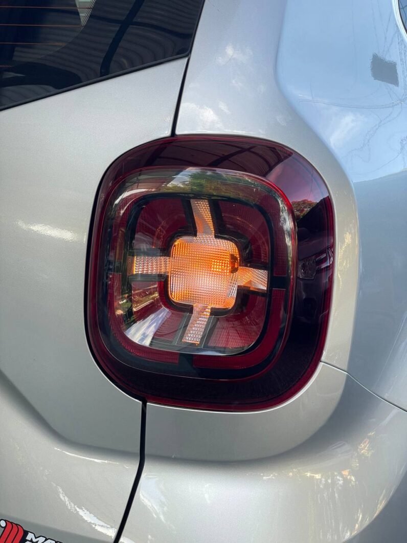 
								RENAULT DUSTER ZEN 1.6 MT 4X2 full									