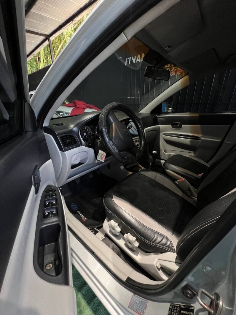 
								HYUNDAI ACCENT GL full									