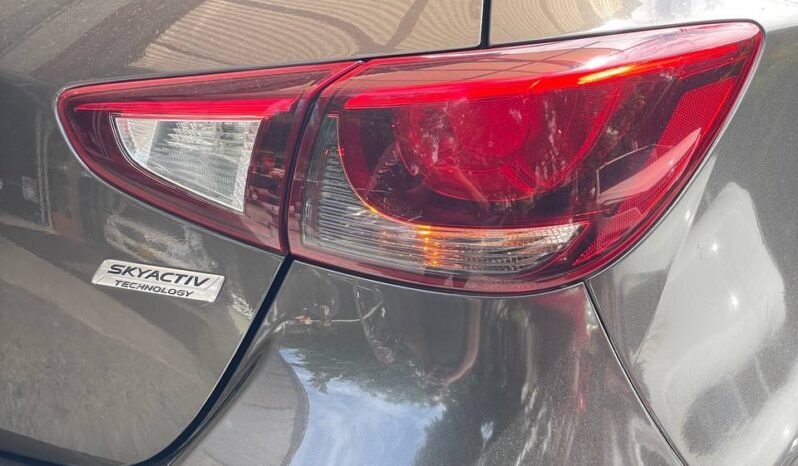 
								MAZDA 2 TOURING AT 1.5 HB full									
