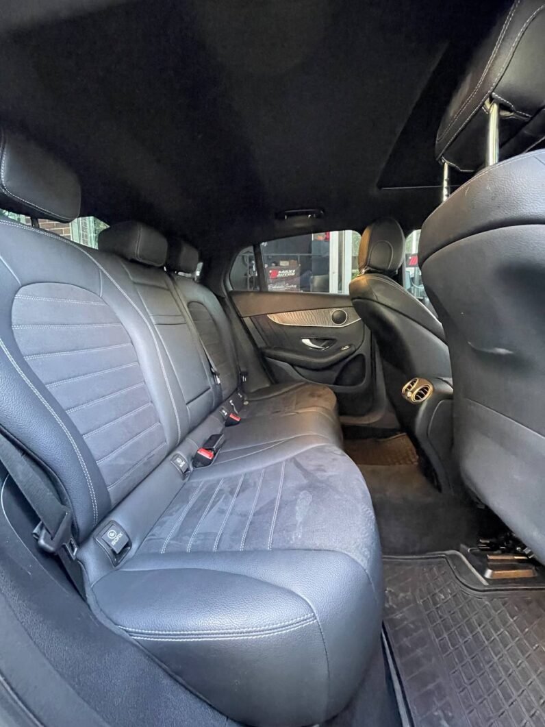 
								MERCEDES-BENZ GLC 300 HIBRIDA 2.0L AT full									