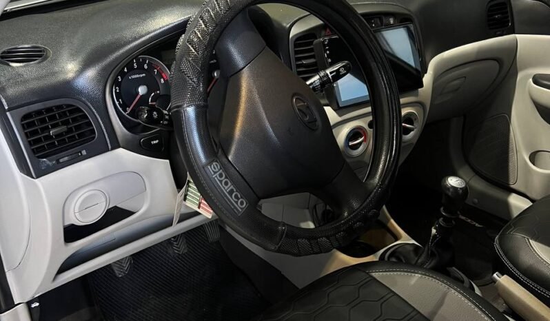 
								HYUNDAI ACCENT GL full									