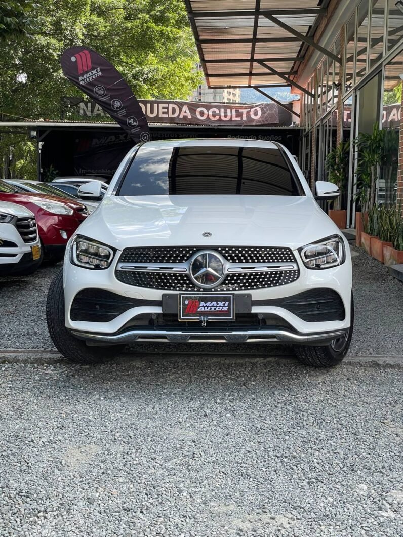 
								MERCEDES-BENZ GLC 300 HIBRIDA 2.0L AT full									