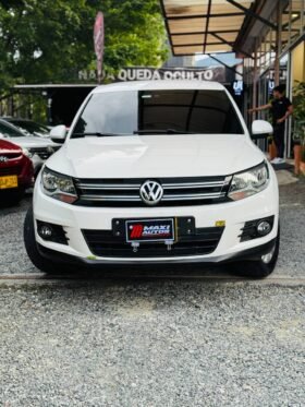VOLKSWAGEN TIGUAN TRENDLINE AT 2.0T 7PTOS 4X4
