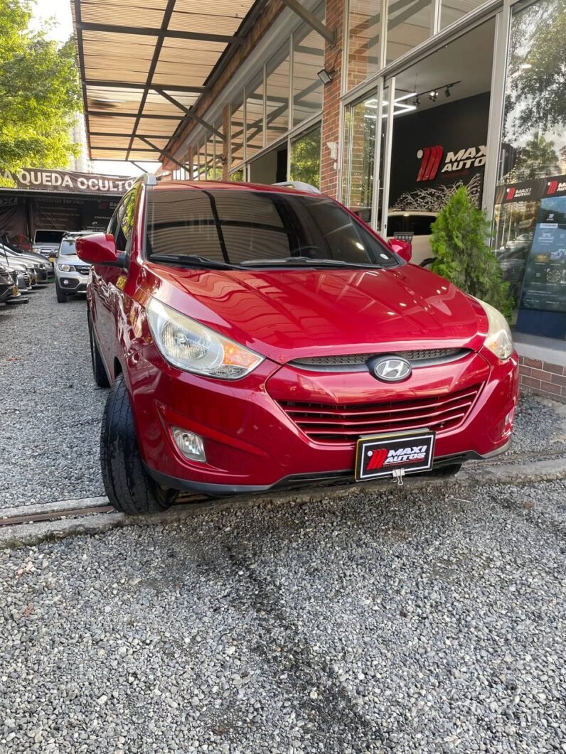 
								HYUNDAI TUCSON IX35 GL MT 2.0 4X4 GASOLINA full									
