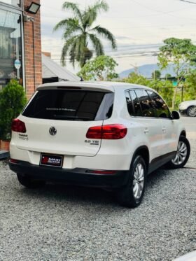 VOLKSWAGEN TIGUAN TRENDLINE AT 2.0T 7PTOS 4X4