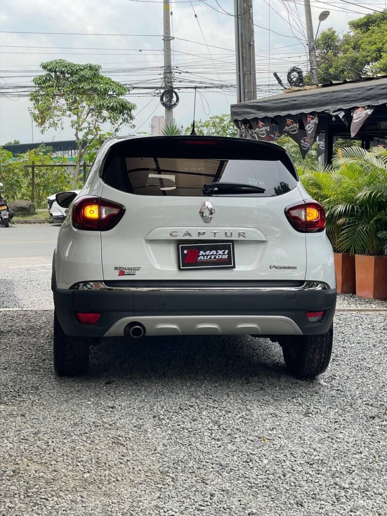 
								RENAULT CAPTUR INTENS AT 2.0 4X2 full									
