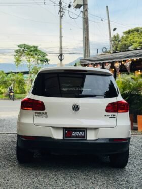 VOLKSWAGEN TIGUAN TRENDLINE AT 2.0T 7PTOS 4X4