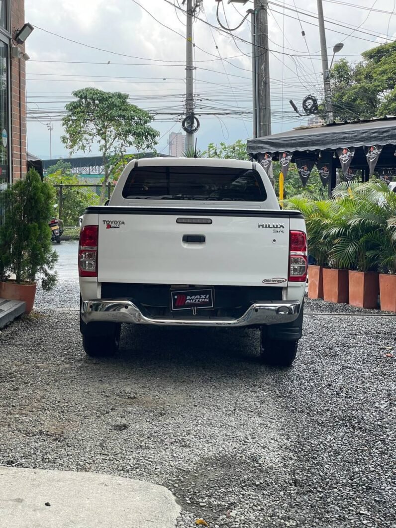 
								TOYOTA HILUX 2.7 MT 4×4 GASOLINA full									