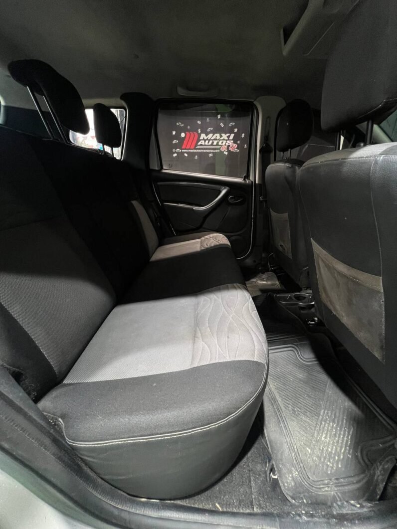 
								RENAULT DUSTER DYNAMIQUE 2.O MT 4X2 full									