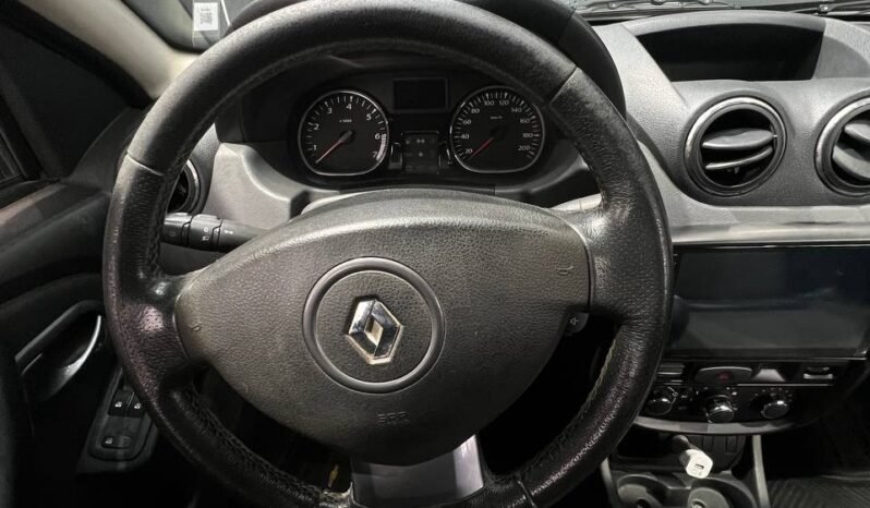 
								RENAULT DUSTER DYNAMIQUE 2.O MT 4X2 full									