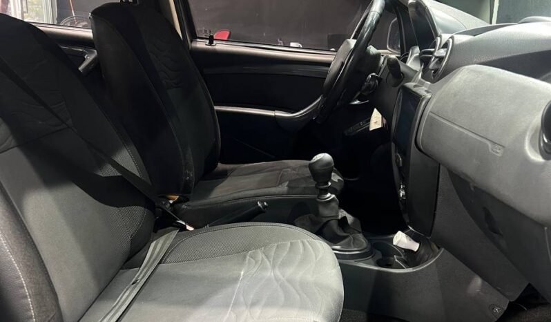
								RENAULT DUSTER DYNAMIQUE 2.O MT 4X2 full									