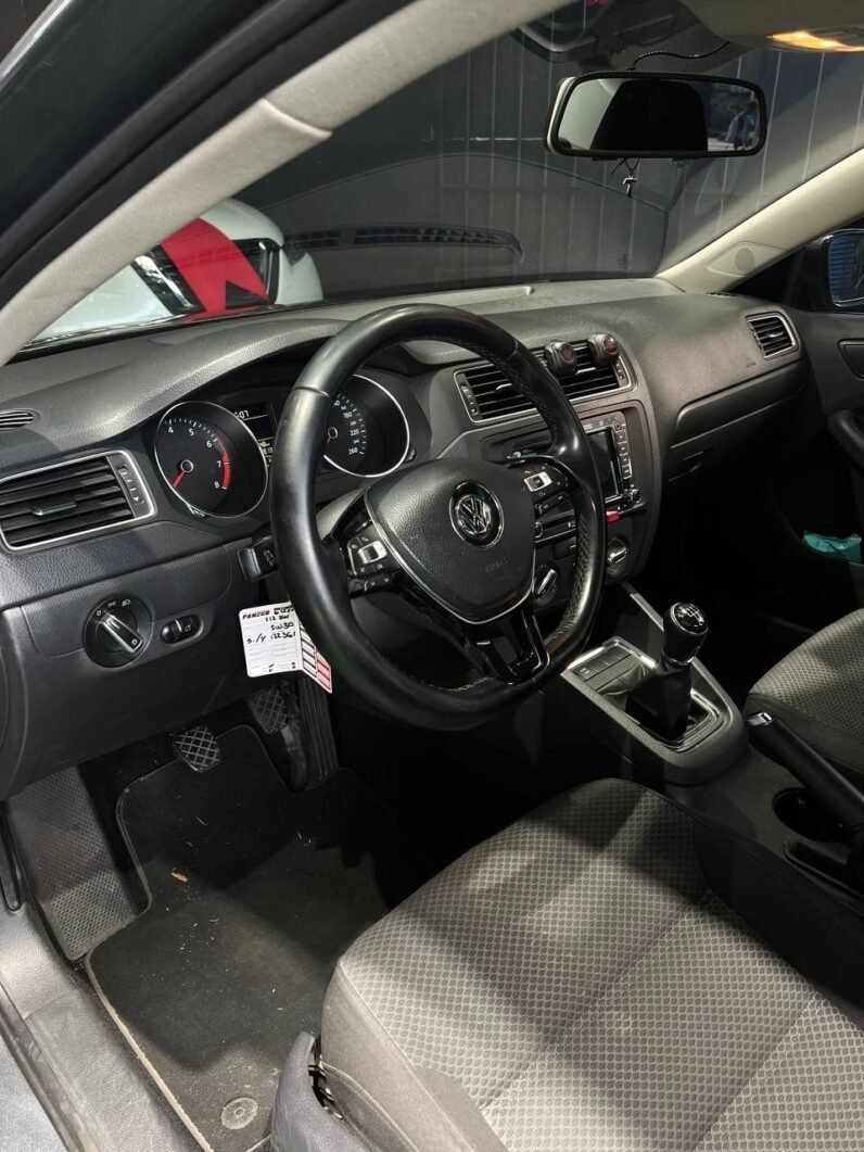 
								VOLKSWAGEN NEW JETTA COMFORTLINE AT 2.0 SD full									