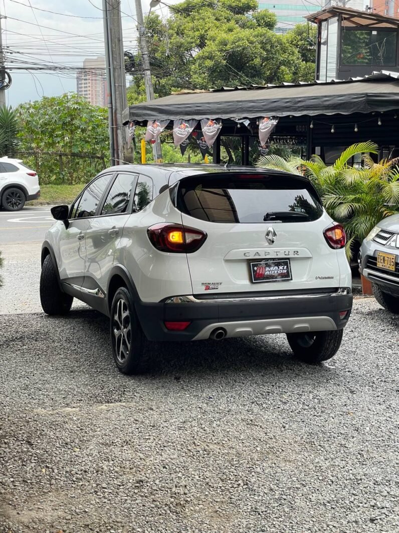 
								RENAULT CAPTUR INTENS AT 2.0 4X2 full									