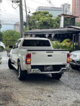 
										TOYOTA HILUX 2.7 MT 4×4 GASOLINA full									