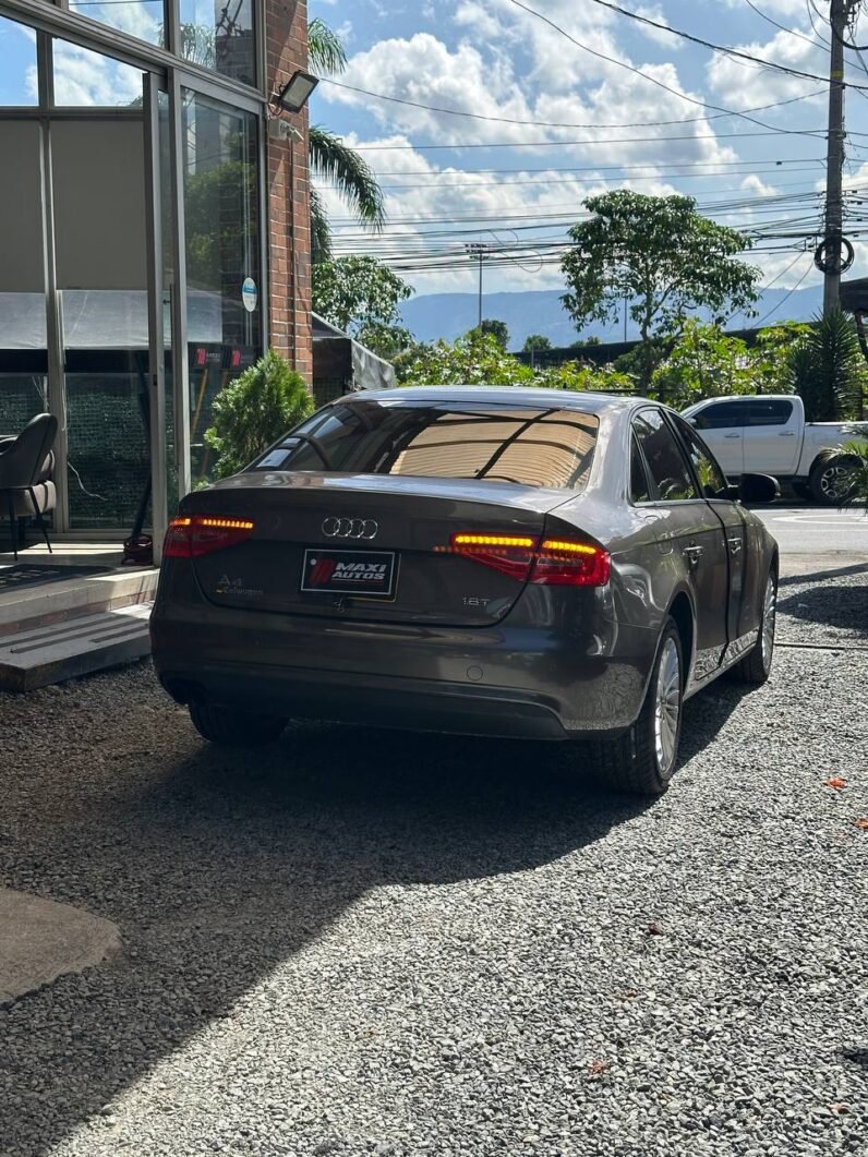 
								AUDI A4 1.8T AT full									