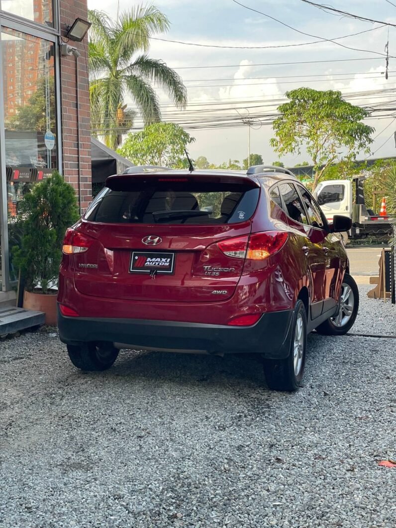 
								HYUNDAI TUCSON IX35 GL MT 2.0 4X4 GASOLINA full									