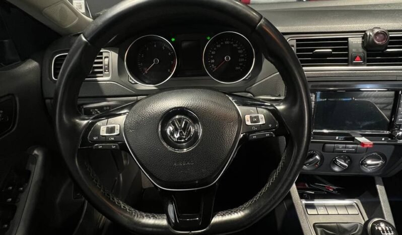 
								VOLKSWAGEN NEW JETTA COMFORTLINE AT 2.0 SD full									