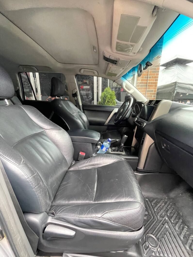 
								TOYOTA PRADO TXL AT 3.0 4X4 full									