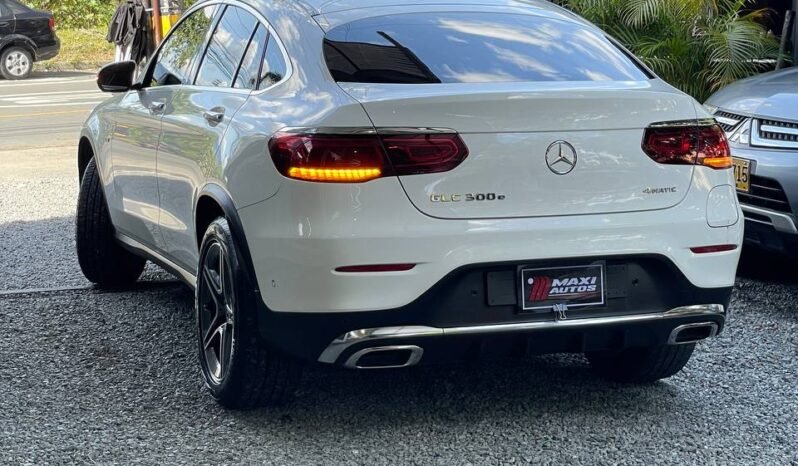 
								MERCEDES-BENZ GLC 300 HIBRIDA 2.0L AT full									