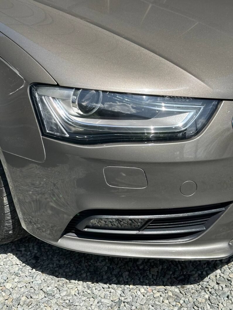 
								AUDI A4 1.8T AT full									