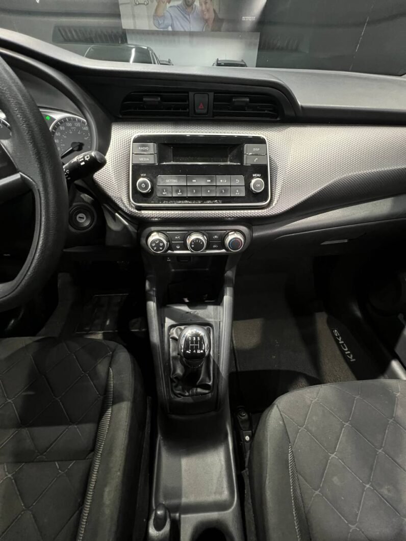 
								NISSAN KICKS SENSE 1.6L MT full									