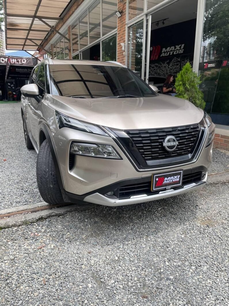 
								NISSAN X-TRAIL E-POWER EXCLUSIVE E-4ORCE full									