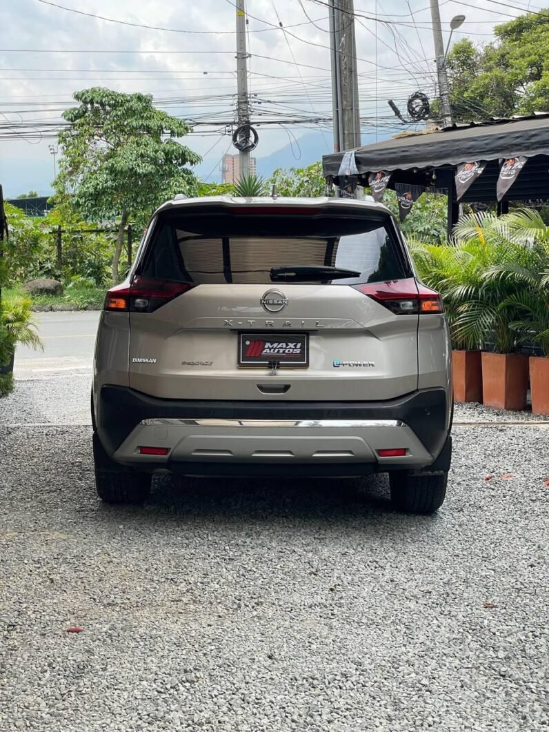 
								NISSAN X-TRAIL E-POWER EXCLUSIVE E-4ORCE full									