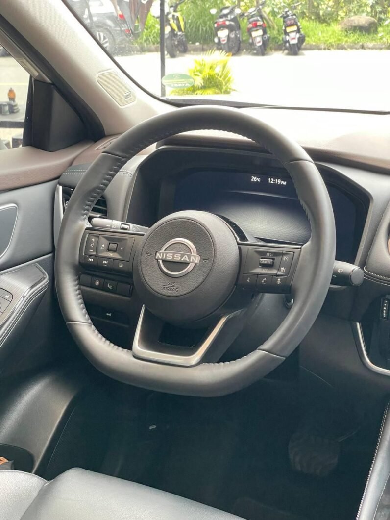 
								NISSAN X-TRAIL E-POWER EXCLUSIVE E-4ORCE full									