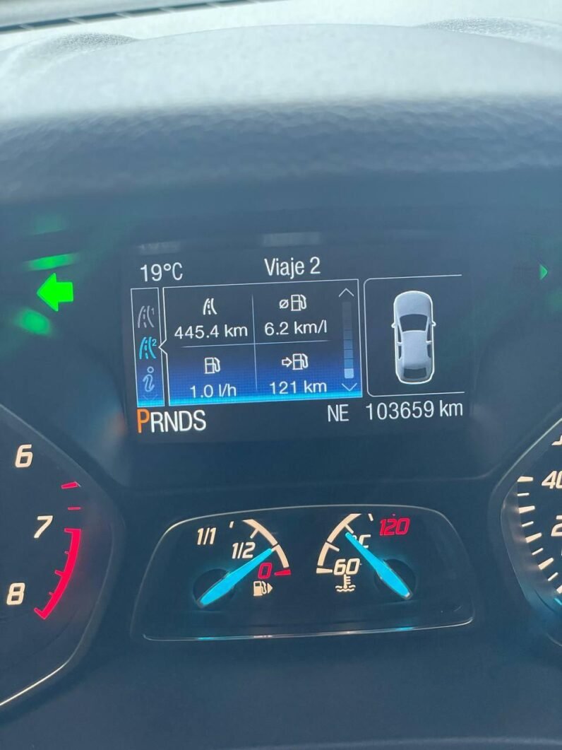 
								FORD ESCAPE TITANIUM AT 4X4 full									