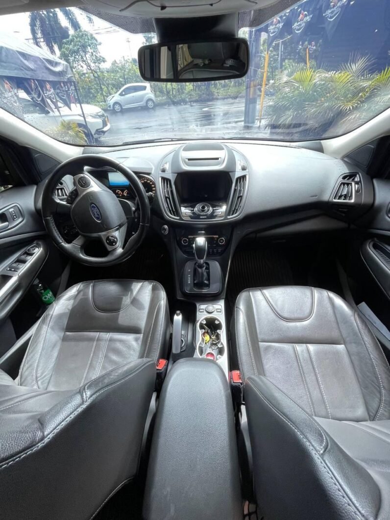 
								FORD ESCAPE TITANIUM AT 4X4 full									