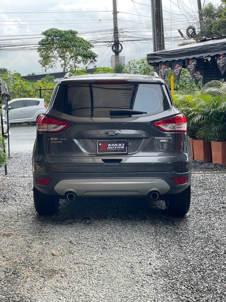 
								FORD ESCAPE TITANIUM AT 4X4 full									