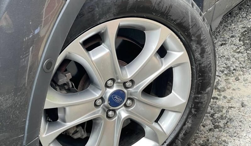 
								FORD ESCAPE TITANIUM AT 4X4 full									