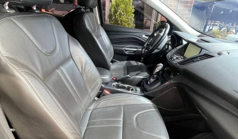 
								FORD ESCAPE TITANIUM AT 4X4 full									
