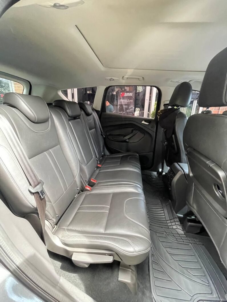 
								FORD ESCAPE TITANIUM AT 4X4 full									