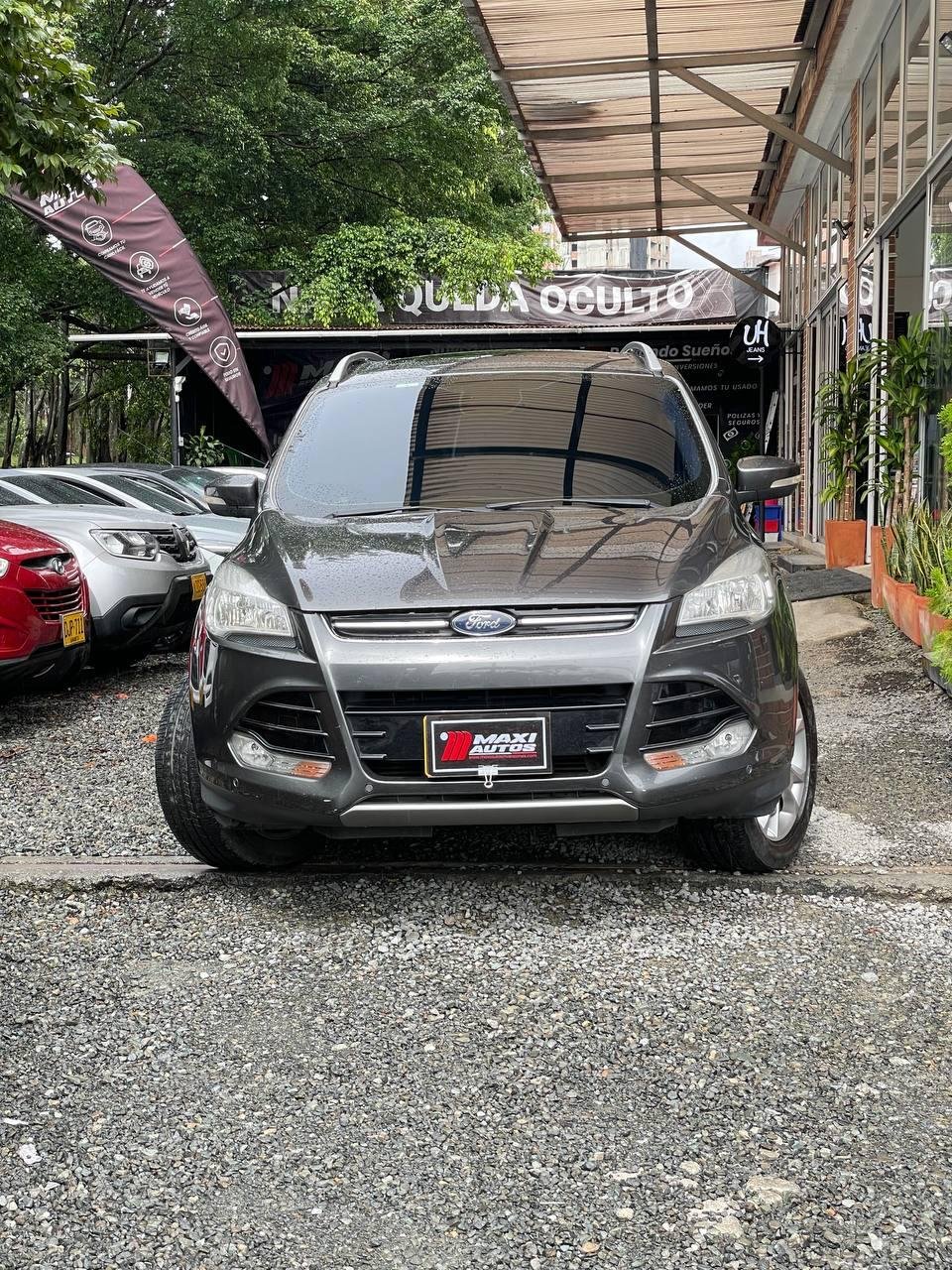 FORD ESCAPE TITANIUM AT 4X4