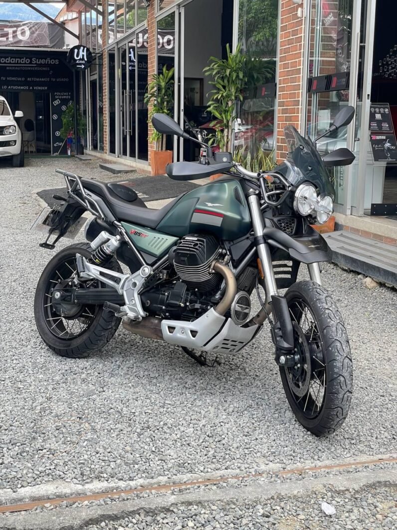 
								MOTO GUZZI V85 TT E5 full									