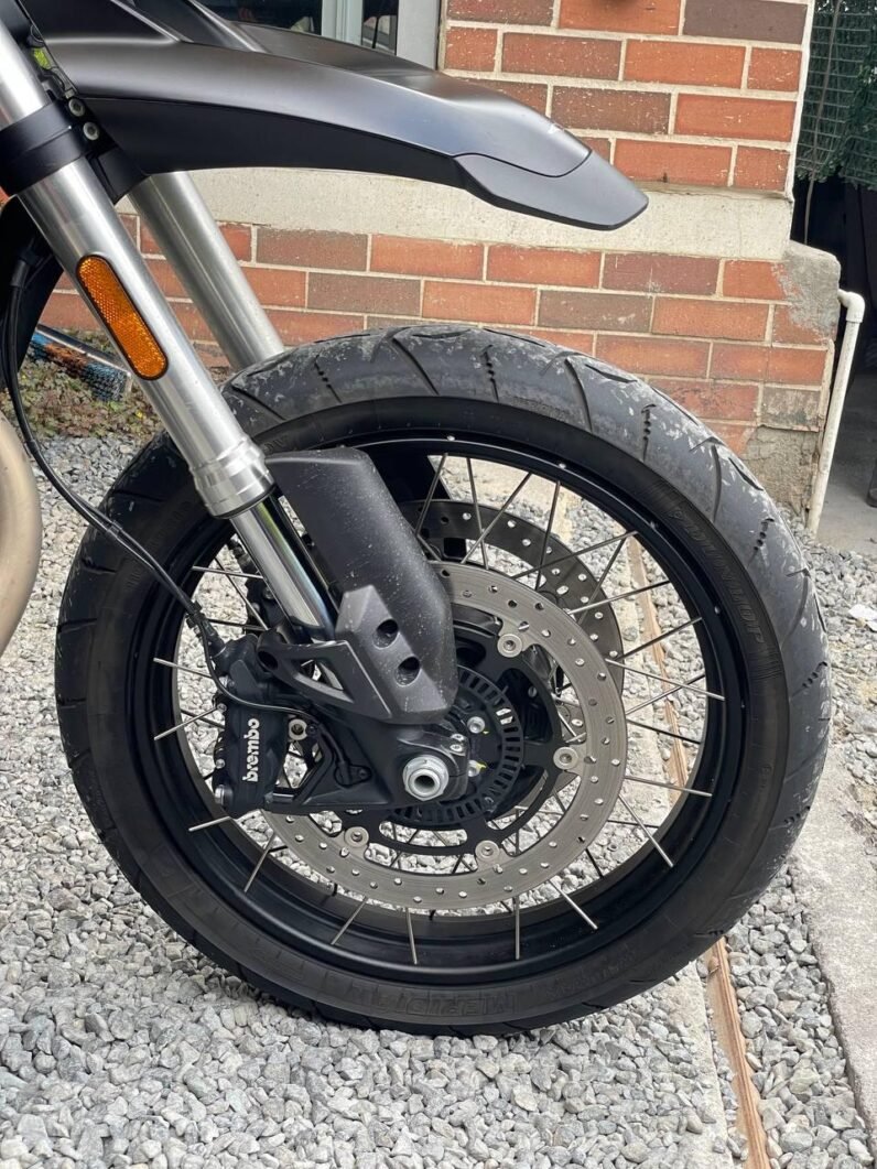 
								MOTO GUZZI V85 TT E5 full									