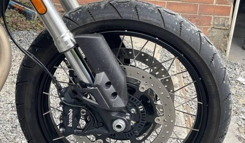 
								MOTO GUZZI V85 TT E5 full									