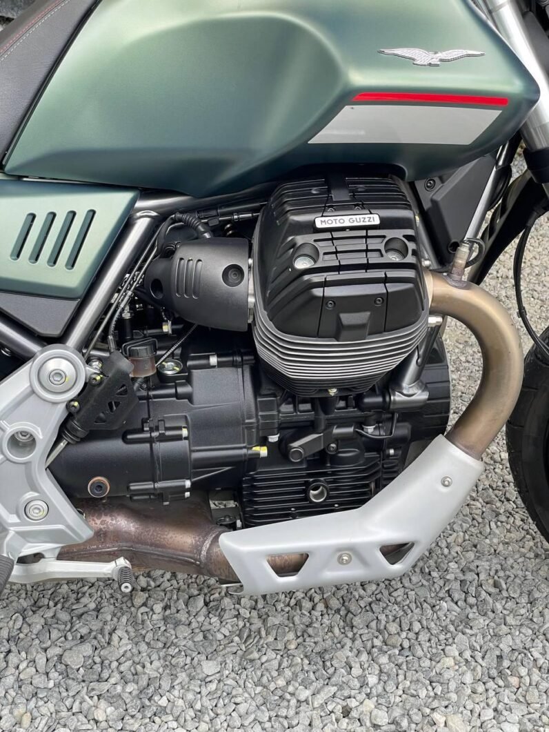 
								MOTO GUZZI V85 TT E5 full									
