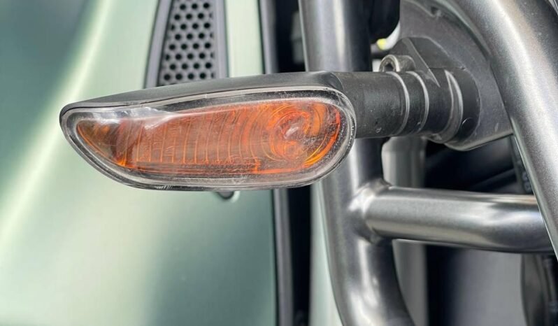 
								MOTO GUZZI V85 TT E5 full									
