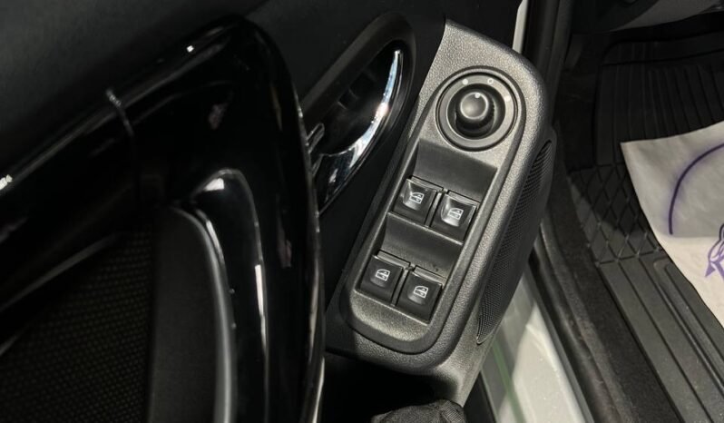 
								RENAULT DUSTER INTENS 1.6 MT 4X2 full									