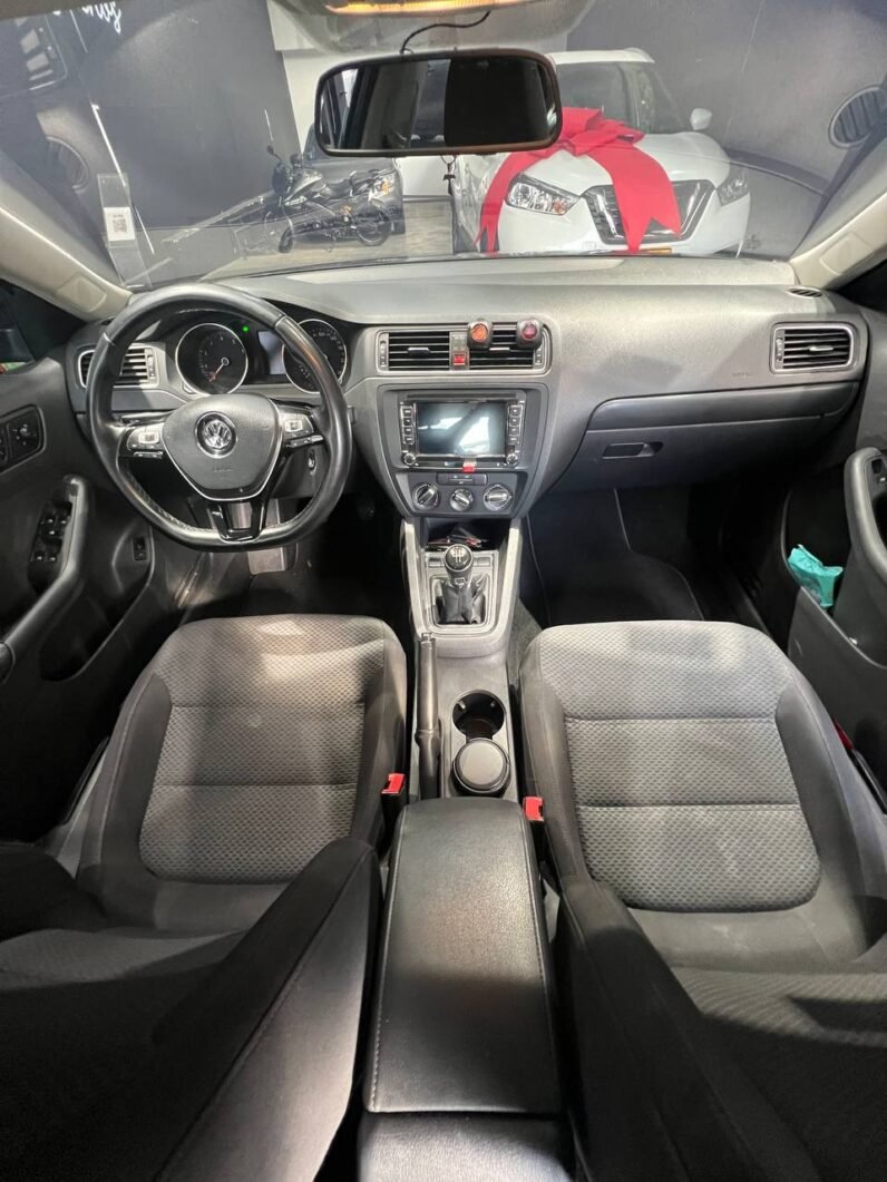 
								VOLKSWAGEN NEW JETTA COMFORTLINE AT 2.0 SD full									