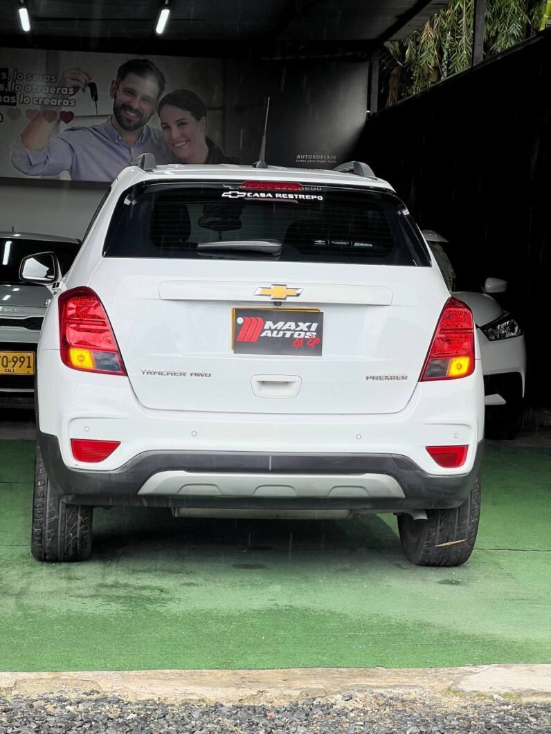 
								CHEVROLET TRACKER LTZ AT 4X4 1.8 full									
