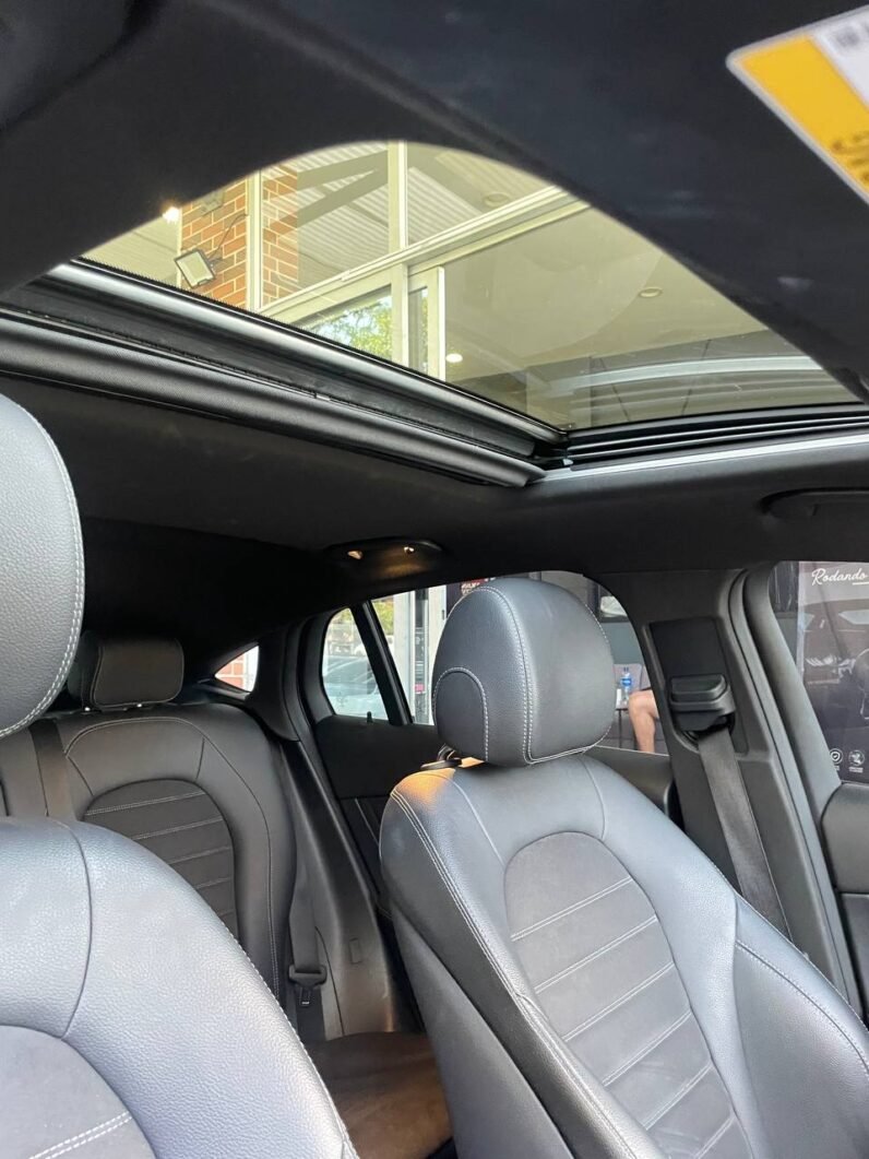
								MERCEDES-BENZ GLC 300 HIBRIDA 2.0L AT full									