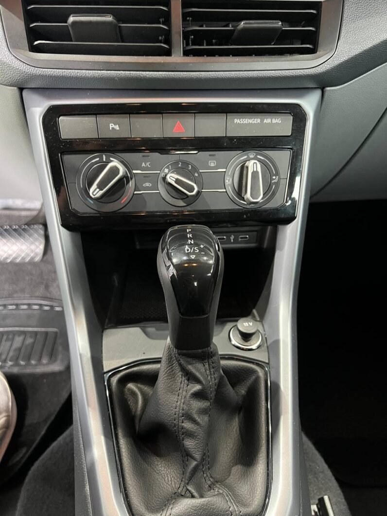 
								VOLKSWAGEN  T-CROSS TRENDLINE 1.0 AT full									