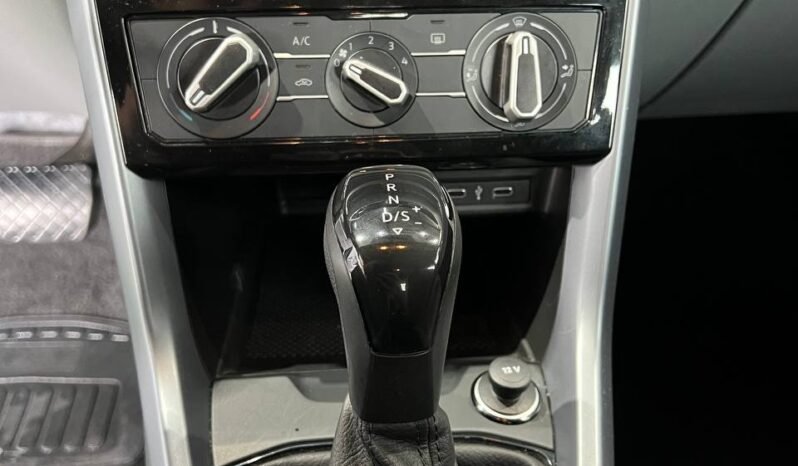 
								VOLKSWAGEN  T-CROSS TRENDLINE 1.0 AT full									