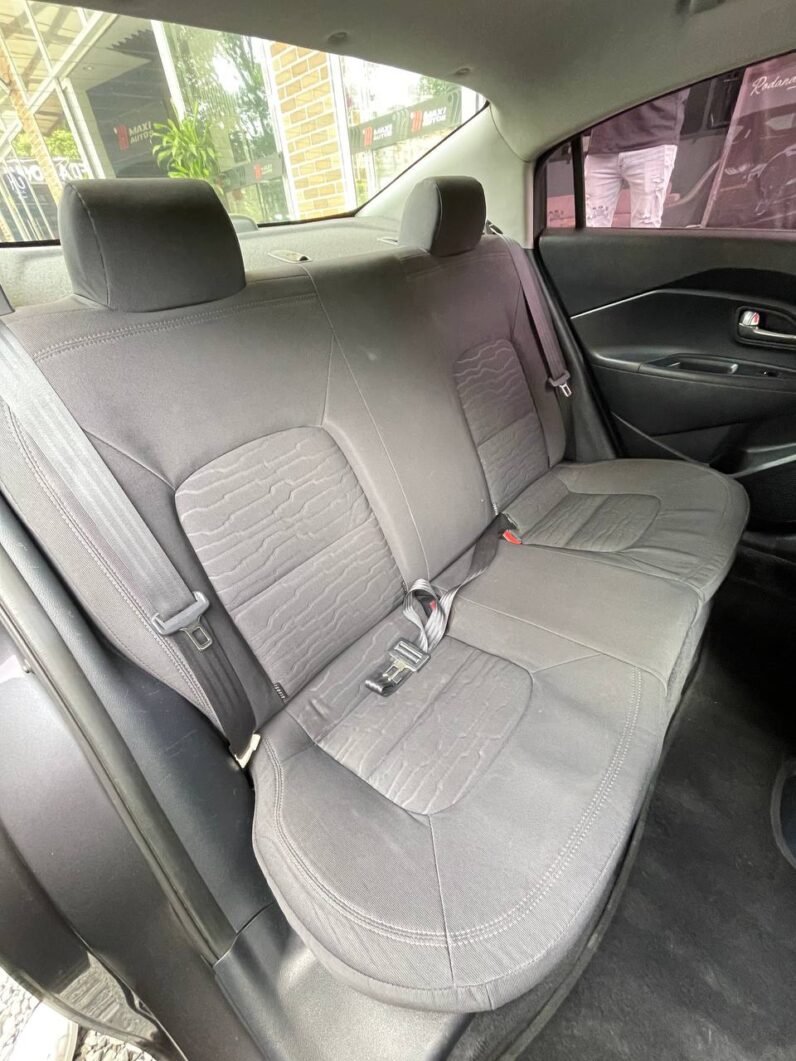 
								KIA RIO UB EX SD 1.4 AT full									