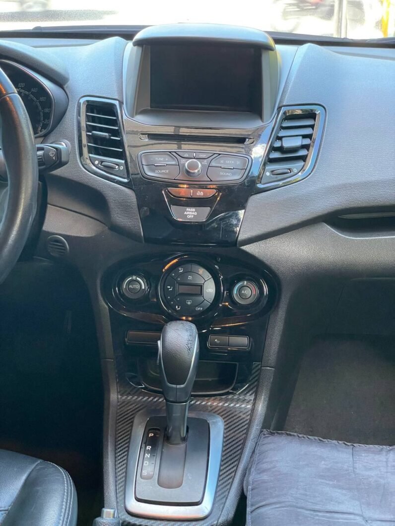 
								FORD FIESTA TITANIUM AT 1.6 full									